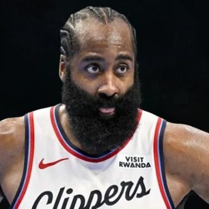 Harden afirma que ninguém chega perto de LeBron James na NBA