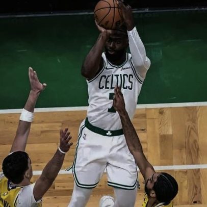 Celtics derrotam Lakers em clássico com Jaylen Brown líder