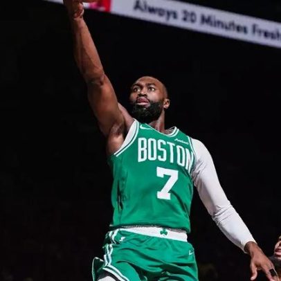 Jaylen Brown diz que é preciso flopar para ser MVP na NBA