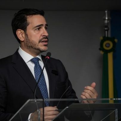 Messias pede recuo de Gilmar em decisão de impeachment no STF