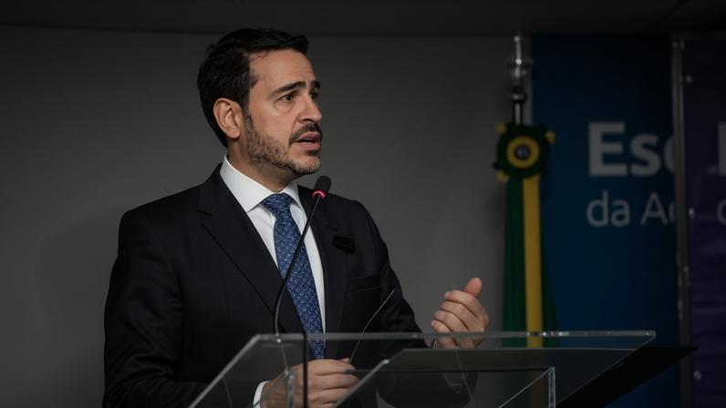 O pedido de Messias a Gilmar para recuar em decisão sobre impeachment no STF