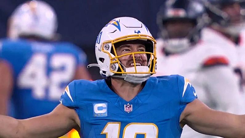 Justin Herbert Chargers Eagles