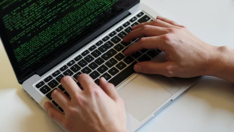 Ambiente digital exige muito cuidado para evitar golpes e fraudes