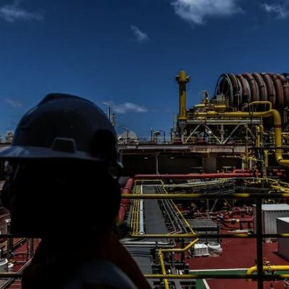 Produção de petróleo do Brasil se recupera após interrupções em plataformas