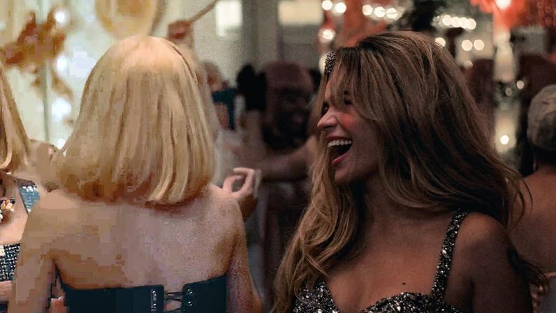 Karol G presents 'Tropicoqueta' visual album in 'La Premiere'