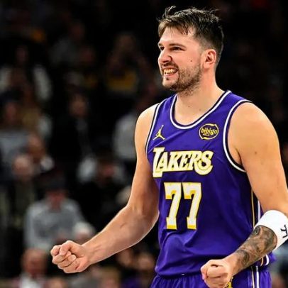 Luka Doncic sofre lesão e deixa jogo dos Lakers na NBA