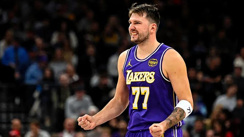 Luka Doncic anotou 45 pontos na vitória do Lakers sobre o Utah Jazz, pela NBA (Foto: Alex Goodlett/AFP)