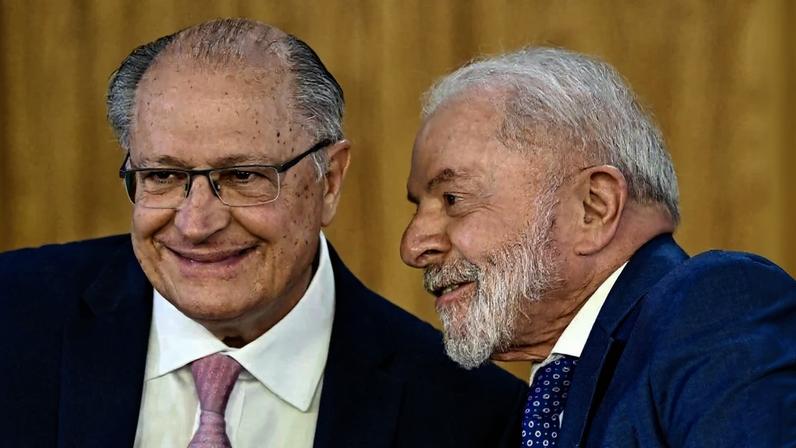 Geraldo Alckmin e Lula em 13 de agosto de 2025. Foto: Evaristo Sá/AFP