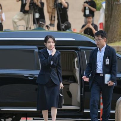 Ex-primeira-dama da Coreia do Sul é acusada de subornos e interferência, diz procurador