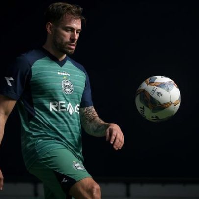 Zagueiro dispensado do Coritiba acerta com clube da Libertadores
