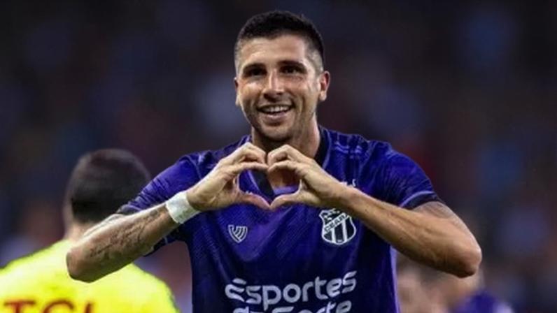 Meia Lucas Mugni comemora gol do Ceará