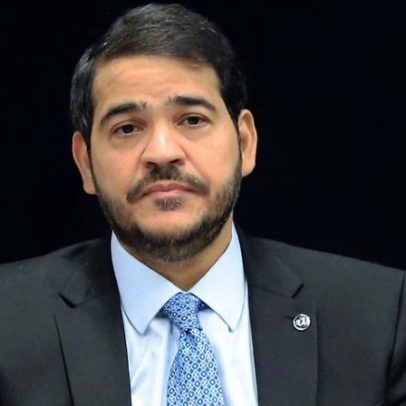 Messias janta com senadores, pastores e ministros em busca de apoio