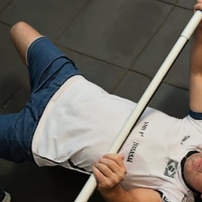 Morte em academia expõe riscos de lesões em exercícios como o supino