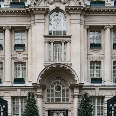 Magnata de Hong Kong coloca hotel Rosewood em Londres à venda