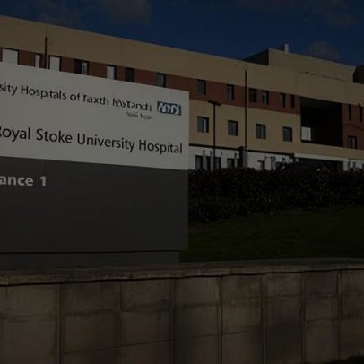 Médico indiciado na Inglaterra por agressão sexual a mais de 30 pacientes