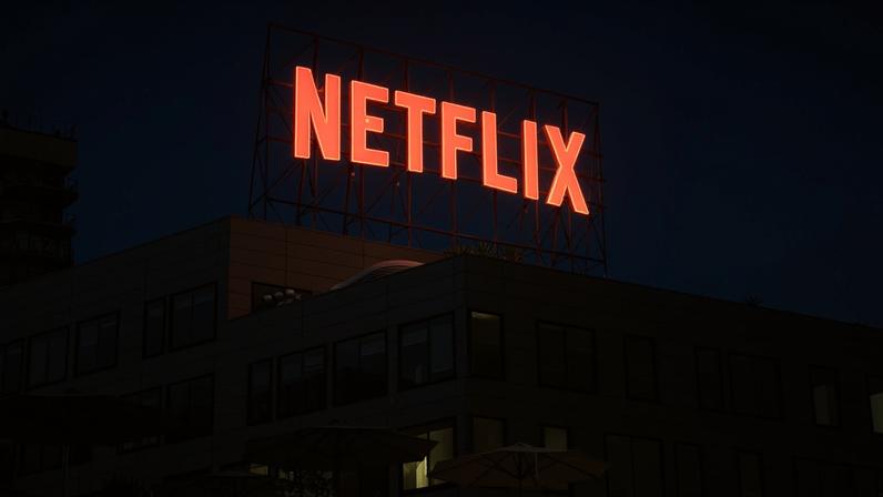 De Game of Thrones a Harry Potter: Netflix vai adquirir Warner Bros por US$ 72 bi | A Netflix acerta um negócio inédito ao reforçar a sua área de conteúdo e de produção de filmes e séries com a Warner Bros. (Foto: Kyle Grillot/Bloomberg) (Bloomberg/Kyle Grillot)