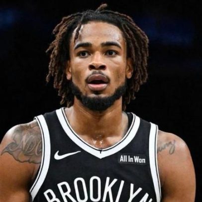 Warriors miram troca por pivô atlético no mercado da NBA