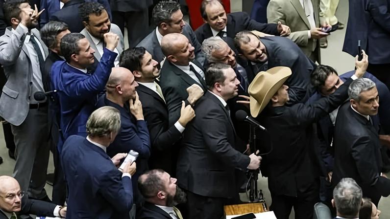 PT convoca militância para participar de atos contra o PL da Dosimetria