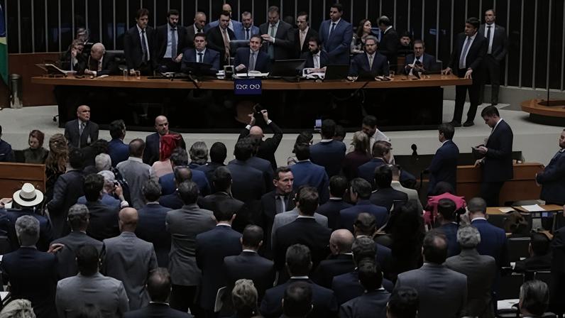 Por 436 a 2, Câmara aprova projeto para fechar o cerco contra devedor contumaz