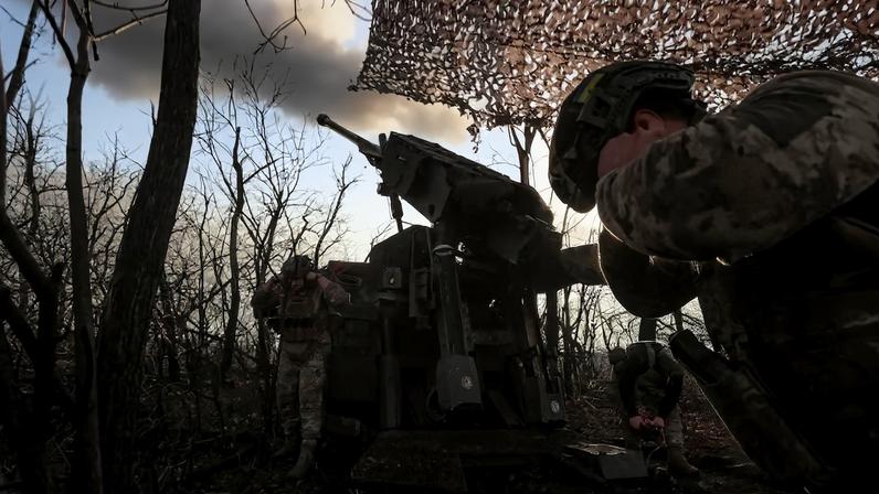 Zelenski abre-se pela primeira vez para negociar zona desmilitarizada no Donbass