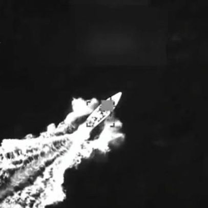 F-18 dos EUA sobrevoam espaço aéreo da Venezuela nesta terça-feira