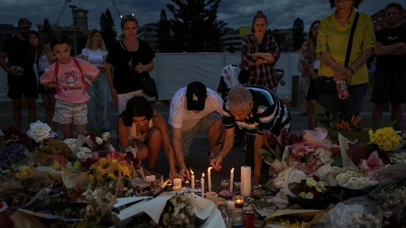 Austrália cancela visto de britânico por exibir símbolo nazista