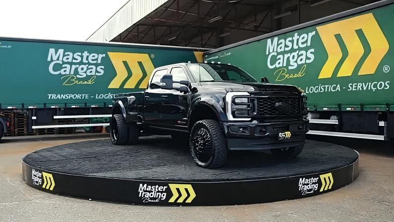 Ford F-450 Super Duty DRW Platinum do cantor Zé Neto • Divulgação