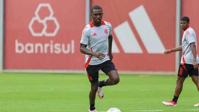 Ramon, lateral-esquerdo do Internacional