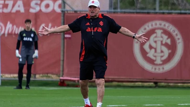 O principal nome do Inter na partida está no banco: Abel Braga (Foto: Ricardo Duarte/SC Internacional)