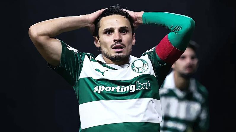 Raphael Veiga durante partida entre Palmeiras e Vitoria (Foto: Ettore Chiereguini/AGIF/GazetaPress)