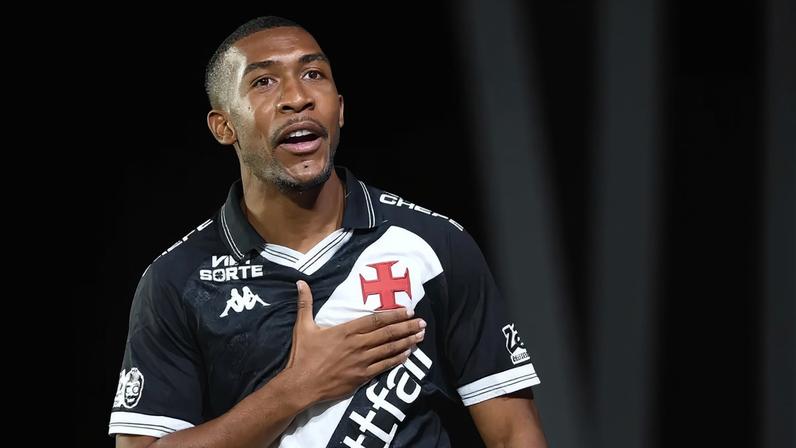 Rayan, craque do Vasco, celebra gol contra o Internacional em goleada no Brasileirão (Foto: Alexandre Durão / Zimel Press)