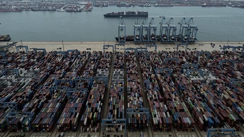 Porto de Qingdao, China