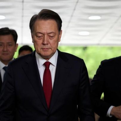 Procurador sul-coreano indícia ex-presidente Yoon por pesquisas de opinião