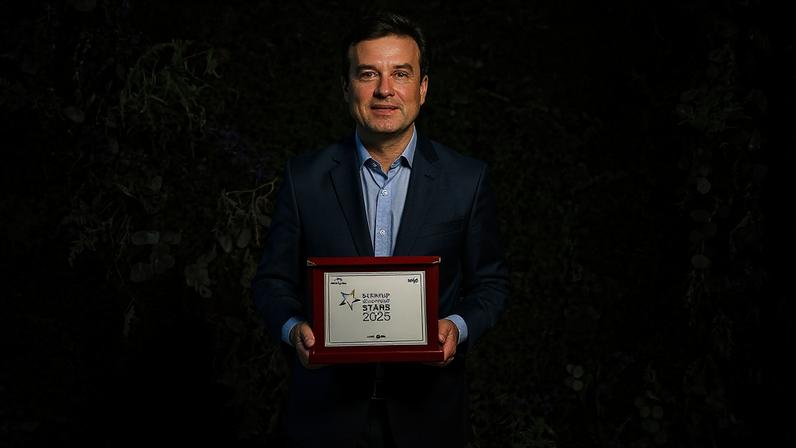 Diego Brites Ramos, presidente da ACATE, recebeu o prêmio em Paris