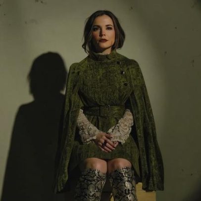 Sierra Hull perde a voz antes de gravação na TV; seu mandolim a acompanhou
