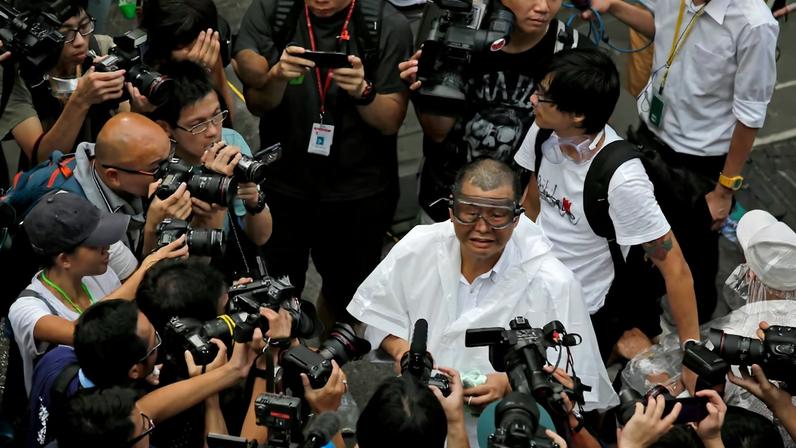 Magnata Jimmy Lai é condenado por sedição em Hong Kong