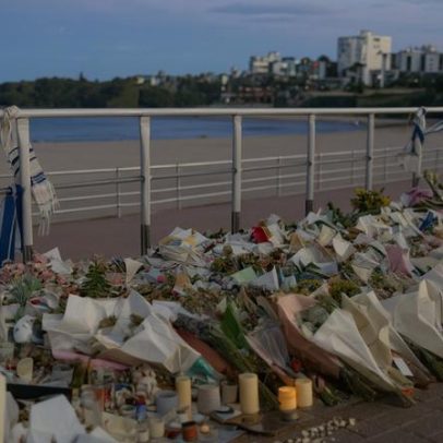 Natal contido em Bondi enquanto australianos lamentam tiroteio fatal