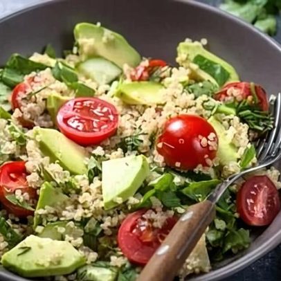 Saladas de quinoa trazem 6 opções leves para o jantar