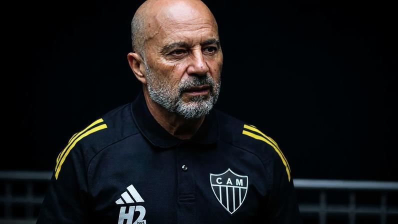 Sampaoli na partida em Atlético x Vasco (Foto: João Jardim/GazetaPress)