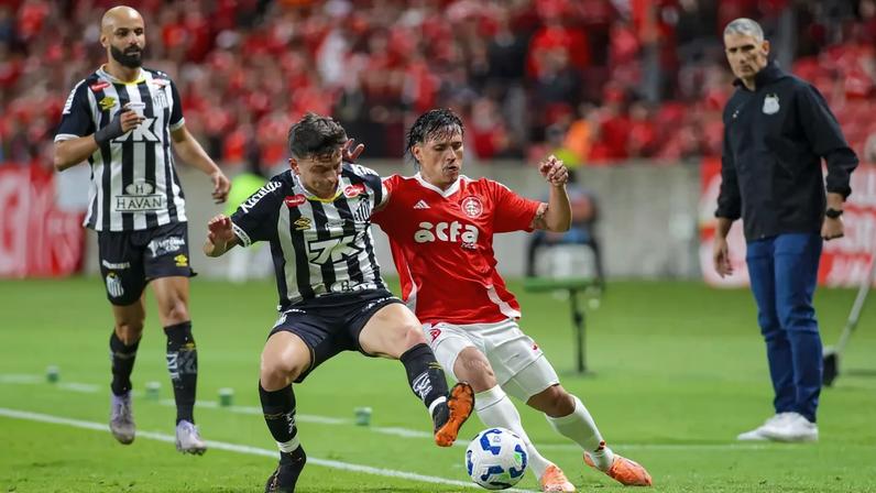 Santos e Internacional: Campeonato Brasileiro de 2025 (Foto: Willian Abi/Gazeta Press)