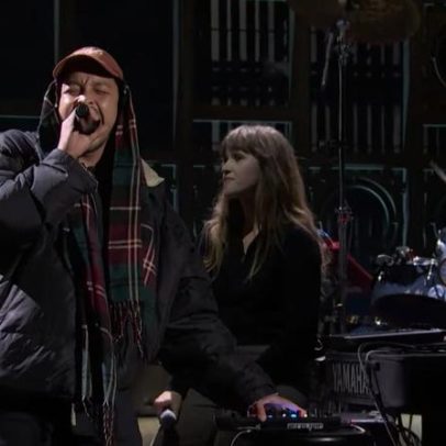Dijon apresenta "Higher!" e medley do novo álbum no SNL