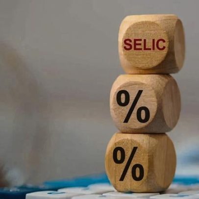 Investidores discutem esperar corte da Selic para diversificar portfólio
