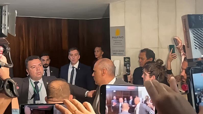 Motta declarou que vai ser investigada a ocorrência de possíveis excessos contra a imprensa. (Foto: Vinicius Sales / Gazeta do Povo)