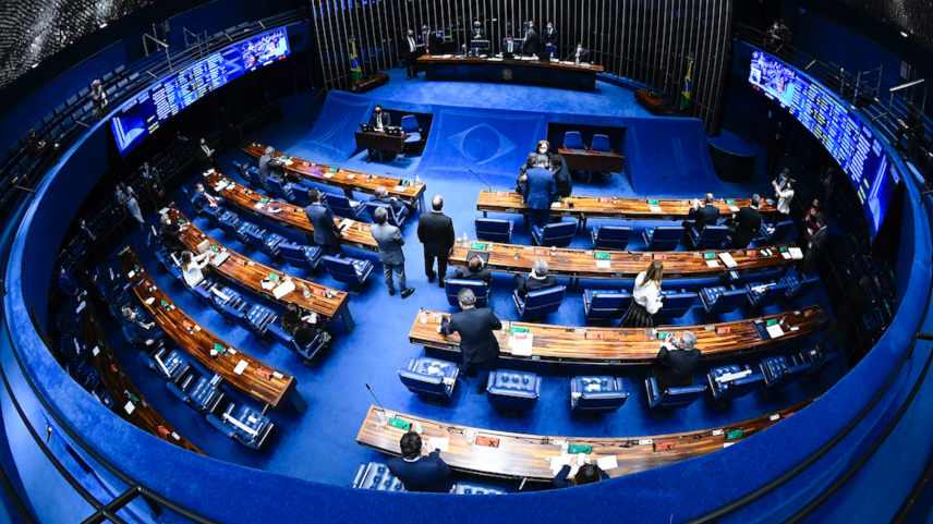 Senado busca lei de impeachment antes do recesso