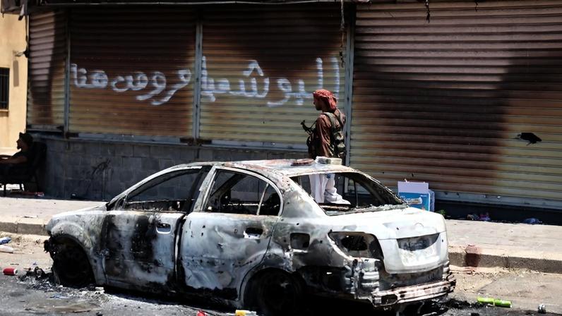 Carro queimado em Sweida, na Síria, em 19 de julho de 2025. Foto: Bakr Alkasem/AFP
