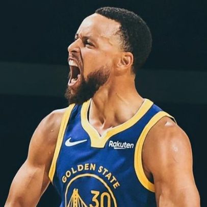 Stephen Curry quebra marca de Michael Jordan na NBA