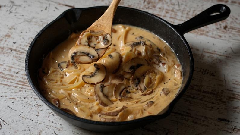 Estrogonofe de cogumelo e tofu (Imagem: norikko | Shutterstock)