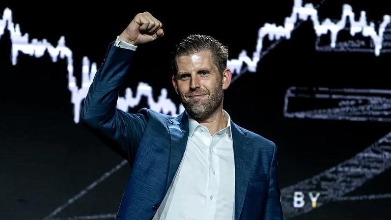 Eric Trump durante uma conferência de Bitcoin em Hong Kong