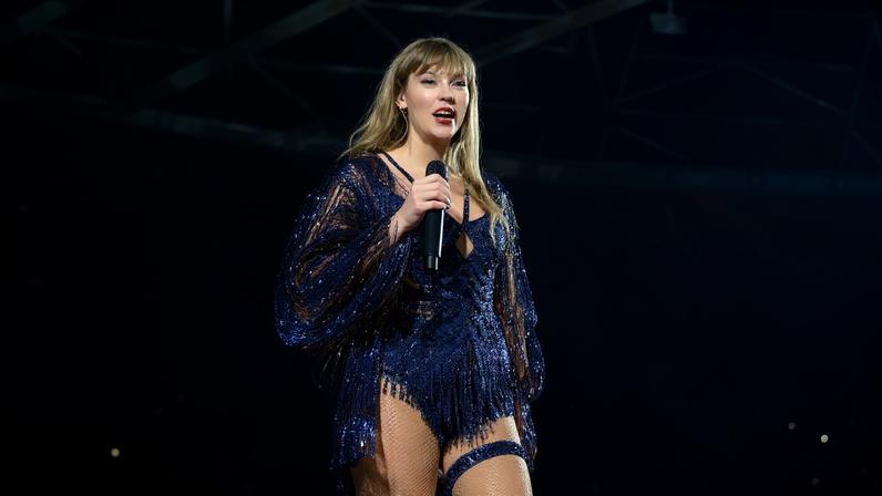 Taylor Swift celebra amigos e familiares no trailer final de The End of an Era