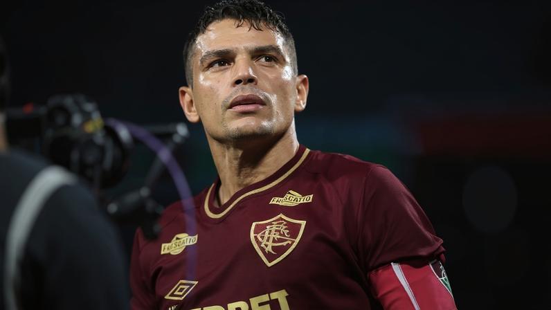 Thiago Silva reage durante partida pelo Fluminense (Foto: Lucas Merçon/FFC)